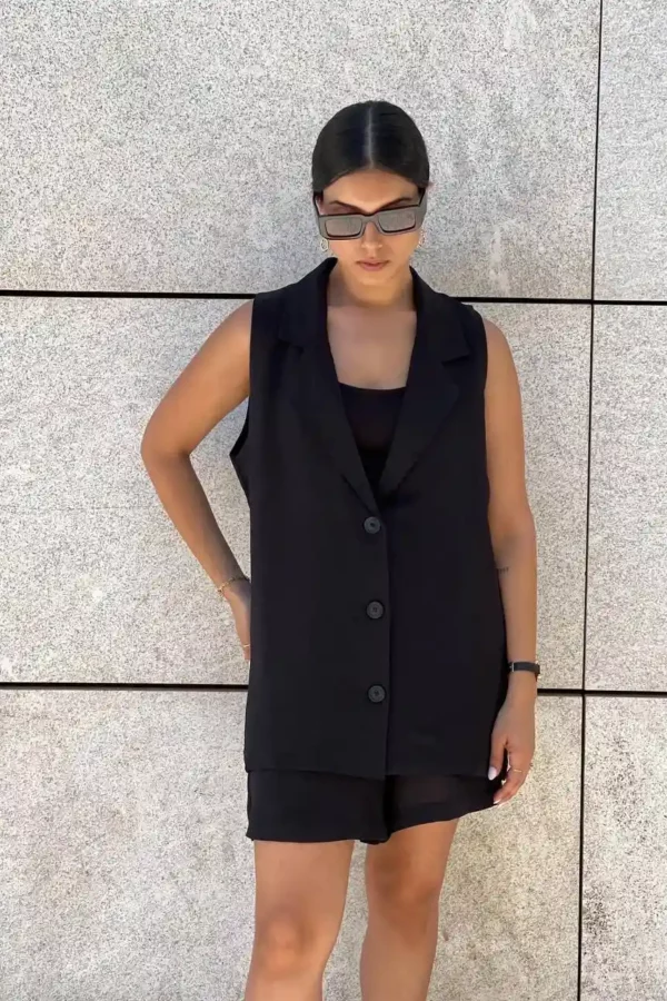 חליפת סאני שחורה